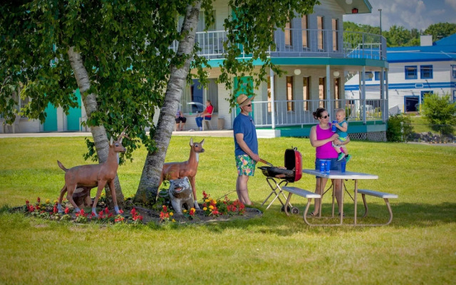 Shamrock Motel