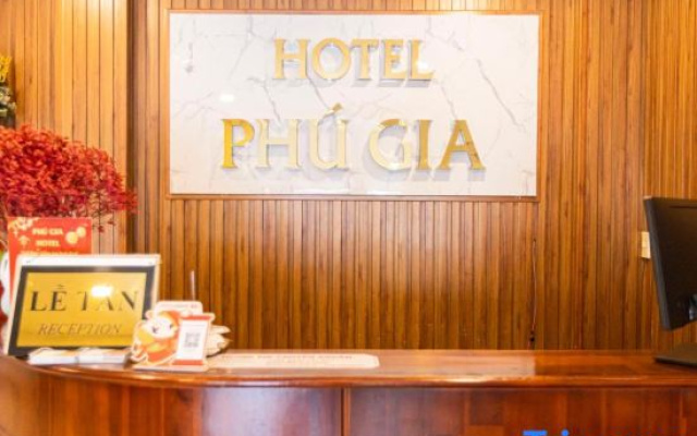 Phu Gia Hotel 1609 Huynh Tan Phat