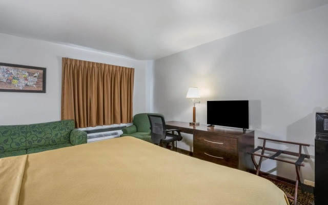Econo Lodge Milwaukee Airport