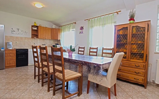 Apartments Mihatović