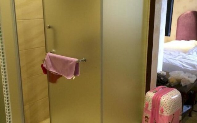 Dongshen Business Hotel