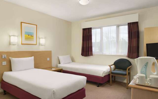 Days Inn by Wyndham Warwick South M40