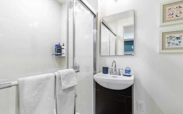Newly Renovated 1BR Apt 1886