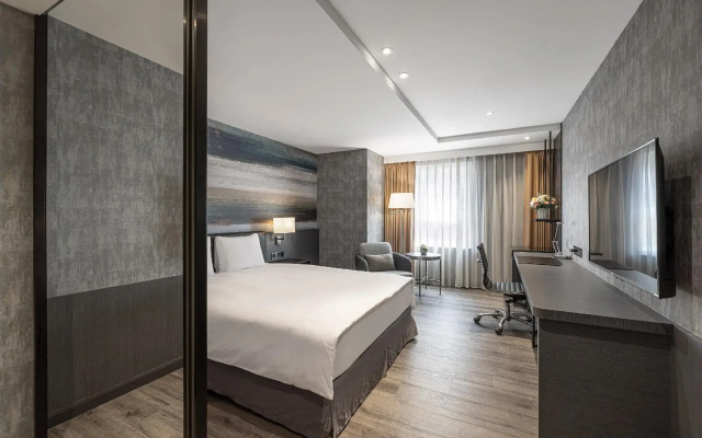 Lakeshore Hotel Metropolis I