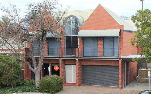 Adelaide Dresscircle Apartments - Gover Street