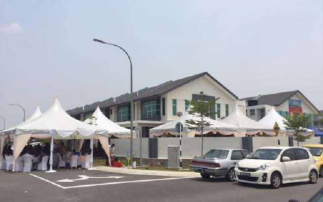 Dr. Shaz Summer House