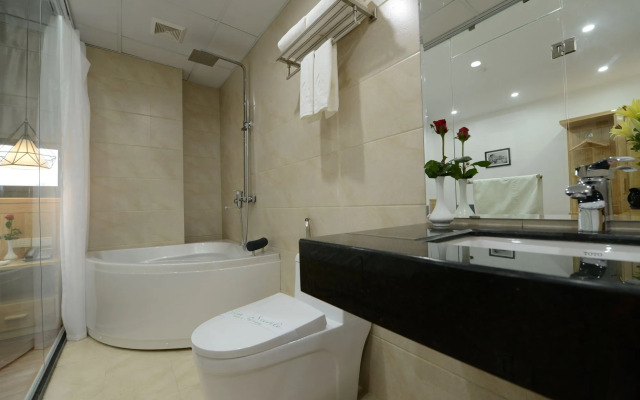 Blue Hanoi Inn City Hotel