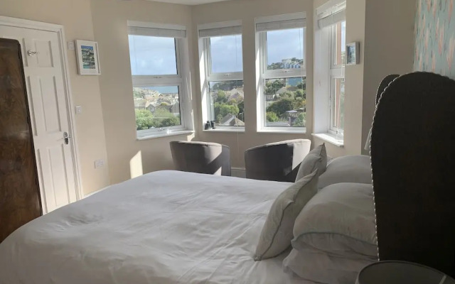 Mevagissey Holiday Home - sea View and Parking