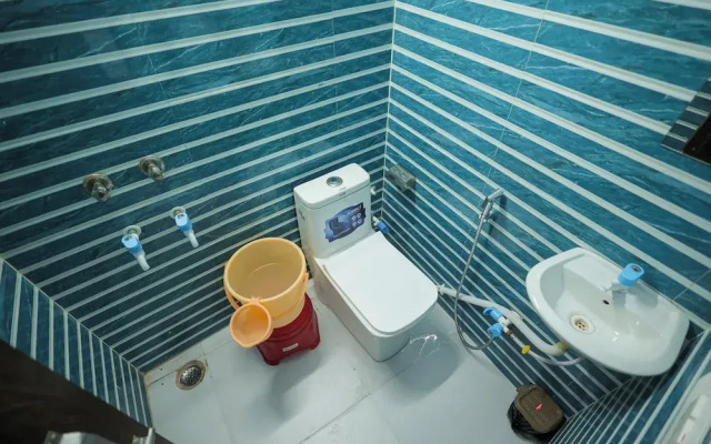 Hotel Spark Inn || Near Motherhood Hospital
