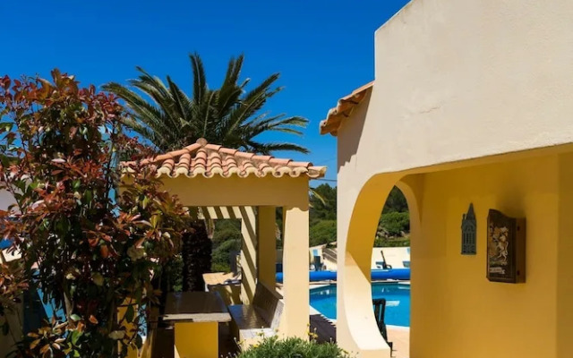 Silver Beautiful 4 Bedroom Vila Just Steps TO TH