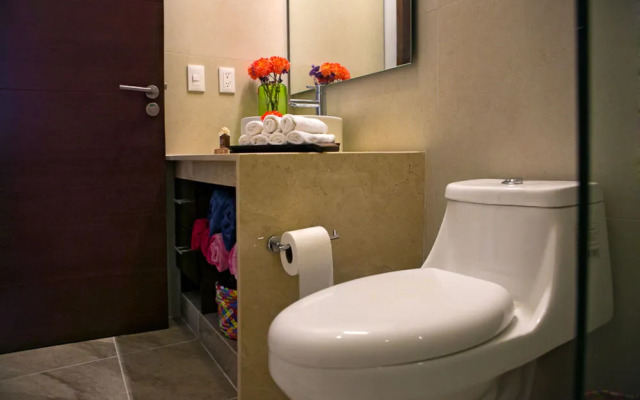 HIRA PH4 w Rooftop Terrace by Gate48