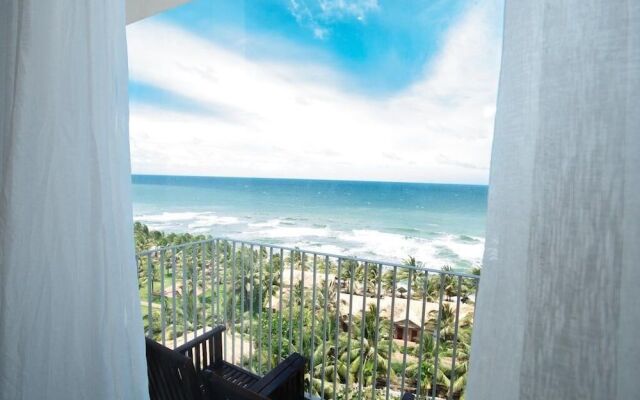 Palmy Beach Club Resort