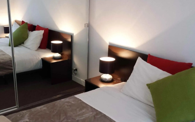 Aura on Flinders Serviced Apartments