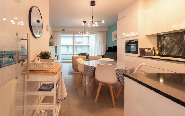 Newly-built Apartment by the sea