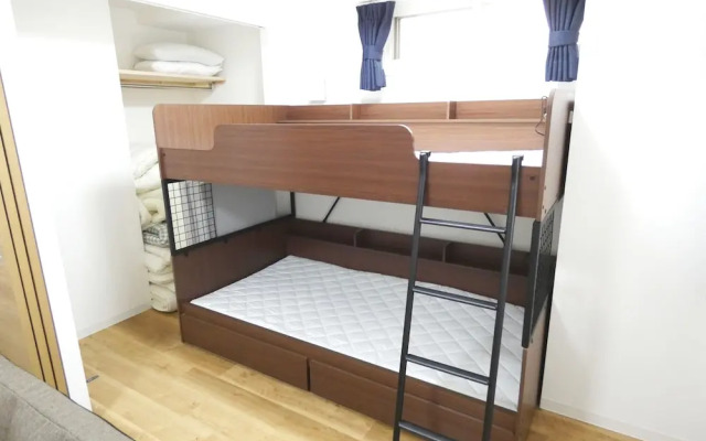 Alpha Square Minami 6 Jo 301