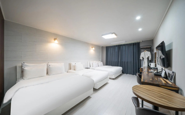 Andong CM Park Hotel