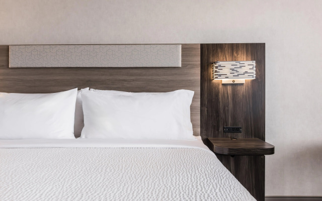 Holiday Inn Express Toronto - North York by IHG