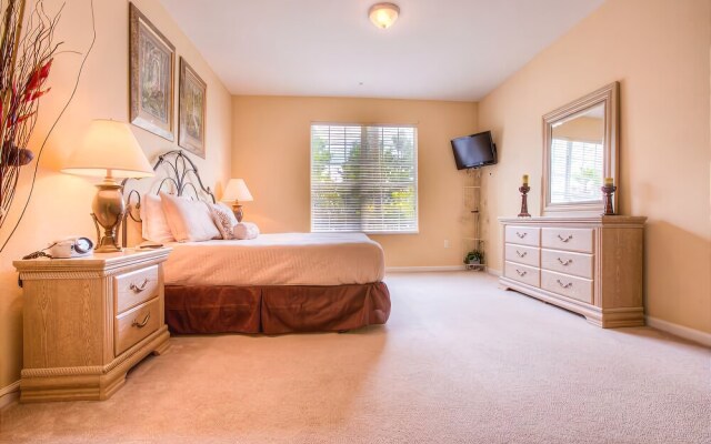 4816 Cayview Avenue #102