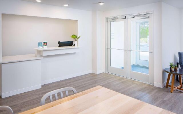WoodSpring Suites Seattle Everett