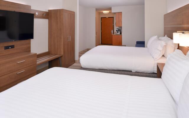 Holiday Inn Express & Suites Parkersburg-Mineral Wells by IHG