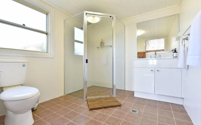 Noble Willow Estate Lovedale. Super Spacious, with views and pool