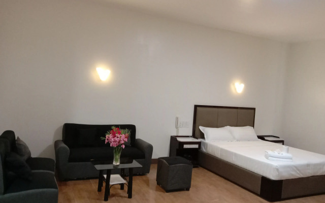 Meaco Royal Hotel- Lucena