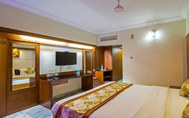 Hotel PLR Grand