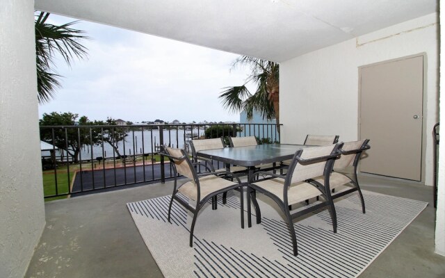 Shipwatch Riverside E204