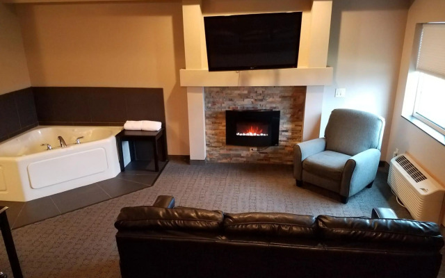 Okoboji Inn & Suites