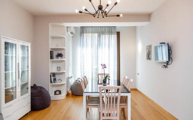 Wehost Spacious place near Rustaveli