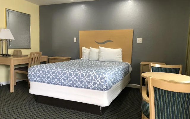 Chisholms Motor Inn