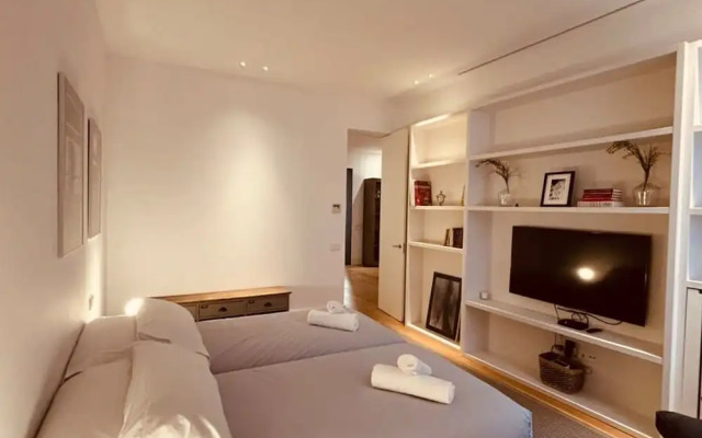 The Pelayo Majestic Luxury 3 Bedroom in Chueca