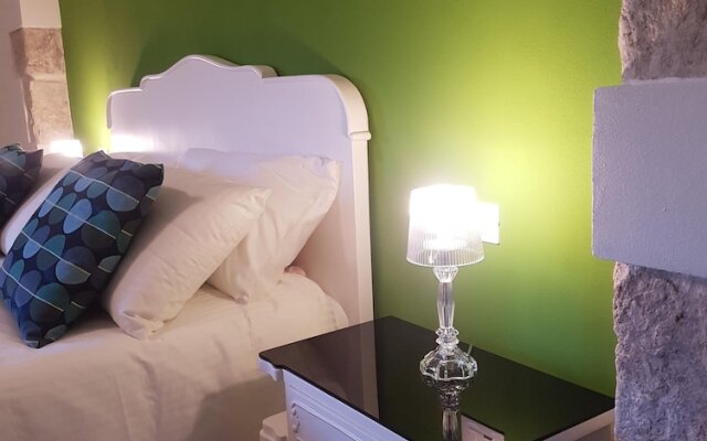 La Latomia Villa nei Pressi del Teatro Greco No1678