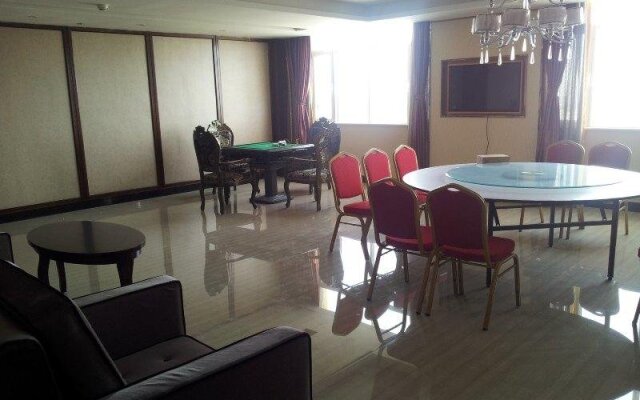 Huang He  International   Hotel