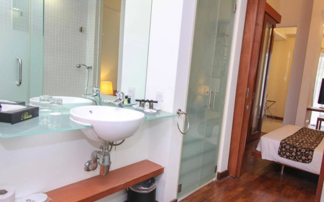 Peninsula Residents All Suite