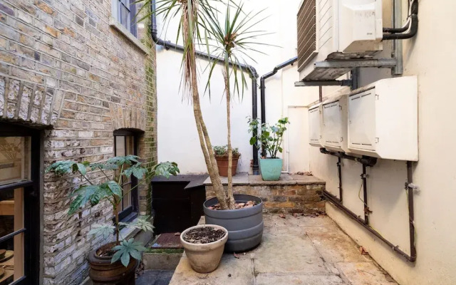Elegant 2BR 2BA with Patio in Kennington
