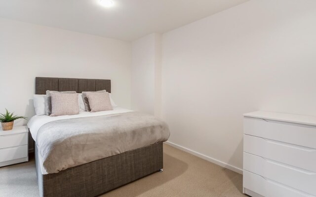 Stylish 2BR Apartment in Heart of Sheffield