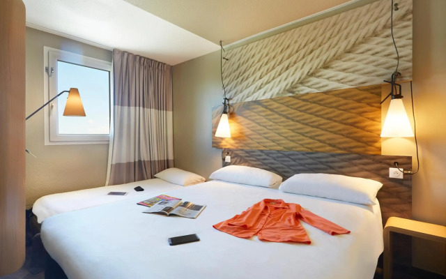 ibis Archamps Porte de Geneve