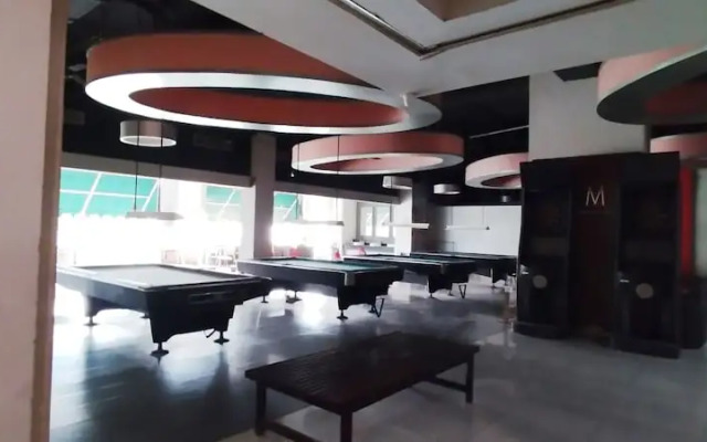 Best Choice And Homey Studio At The Square Apartment