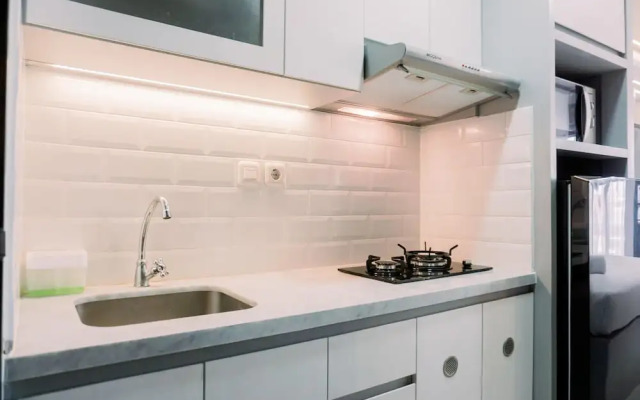 Restful And Well Furnished Studio Transpark Bintaro Apartment