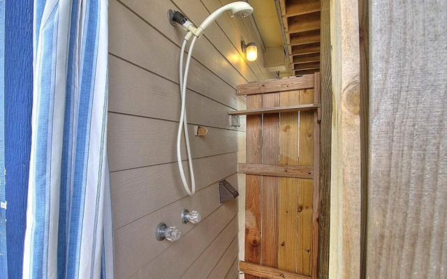 Spacious & Pet Friendly + Game Room Sleeps 10