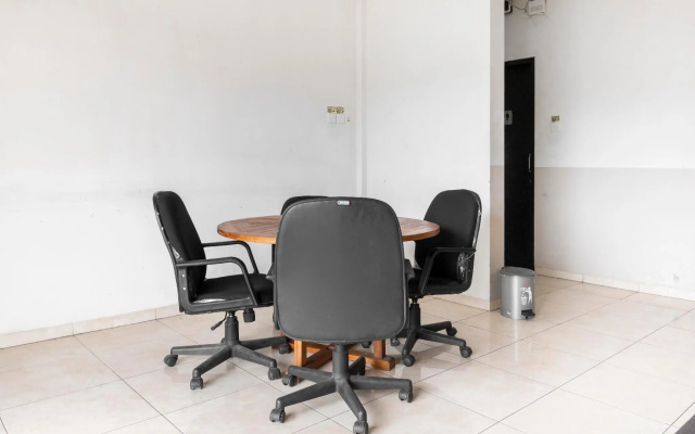 RedDoorz near T1 Juanda Airport