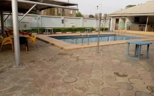 Brentwood Hotel