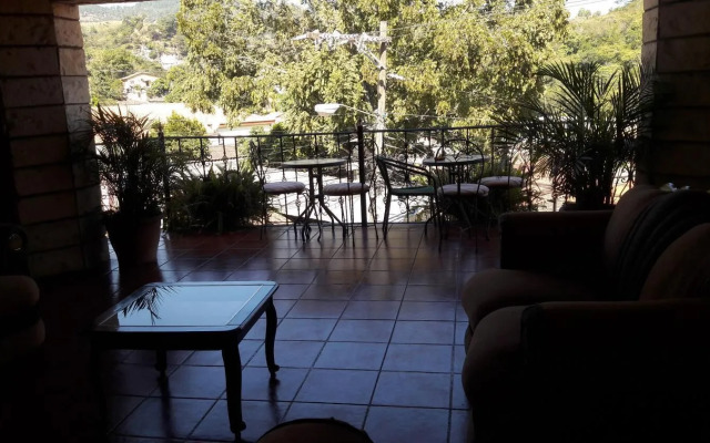 Hotel Acropolis Maya