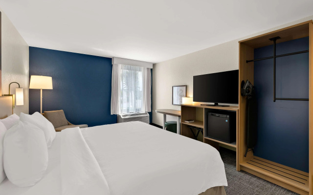 Spark by Hilton Tifton