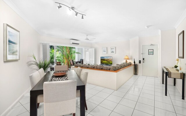 Belle Escapes - Poolside Suite, Ground Floor, Alamanda Beachfront Resort "52"