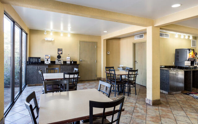 Econo Lodge