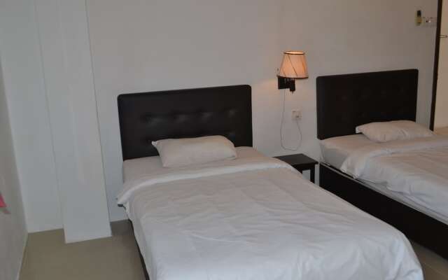 Mutiara Penthouse Hotel