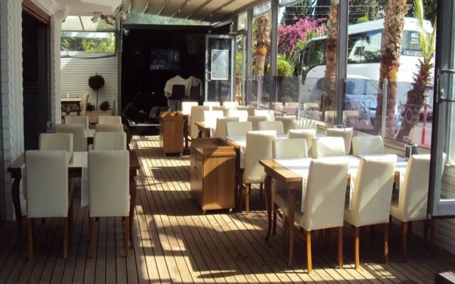 Teos Hotel