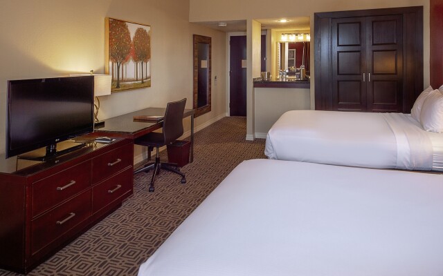 DoubleTree by Hilton Hotel St. Louis - Chesterfield